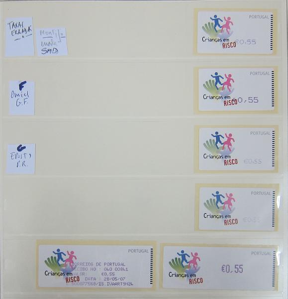 0265 (237).jpg -     Lote:    265      Colecção Especializada - Etiquetas      Lotes Especiais       Descrição:      1981/2010 &mdash; Etiquetas.   Coleção composta por 12 álbuns com etiquetas desde percursoras e Framas até 2010, com provas, erros, FDC's, etiquetas novas e usadas, sobrescritos circulados, variedades de impressão e papéis. Importante estudo. Lote a ver.        Lote ETQ       Valor Base:     &euro; 3000,00     Valor Venda:     &euro;      